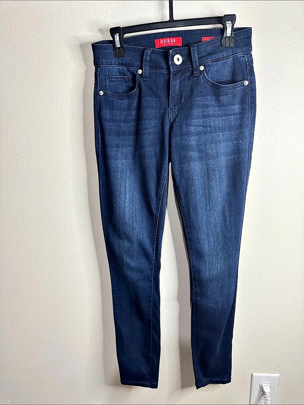 GUESS Classic mid Rise Skinny Jeans in Blue Like New